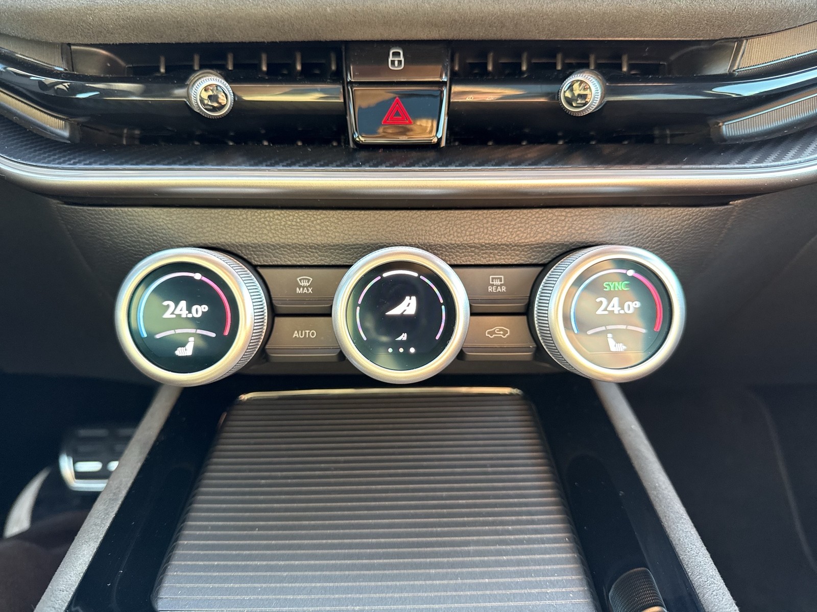 Skoda Superb Combi HYBRID SPORTLINE AHK PANO CANTON