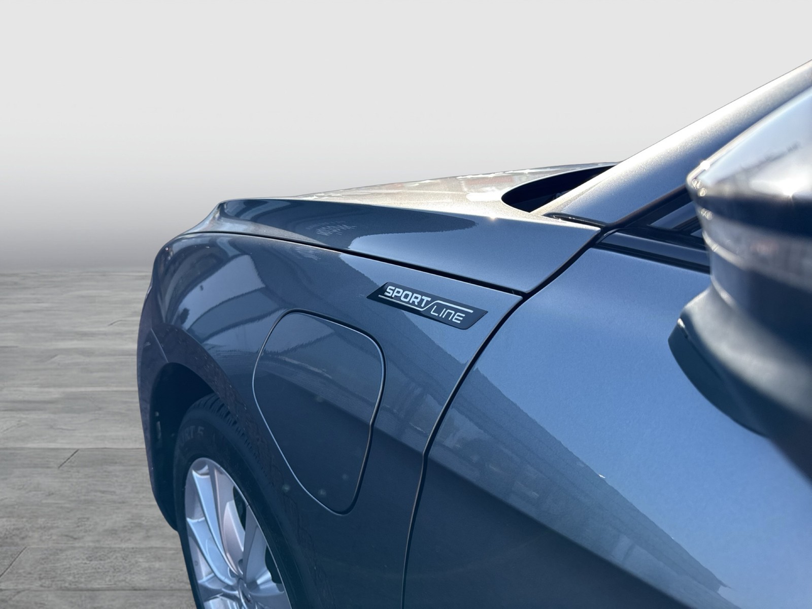 Skoda Superb Combi HYBRID SPORTLINE AHK PANO CANTON