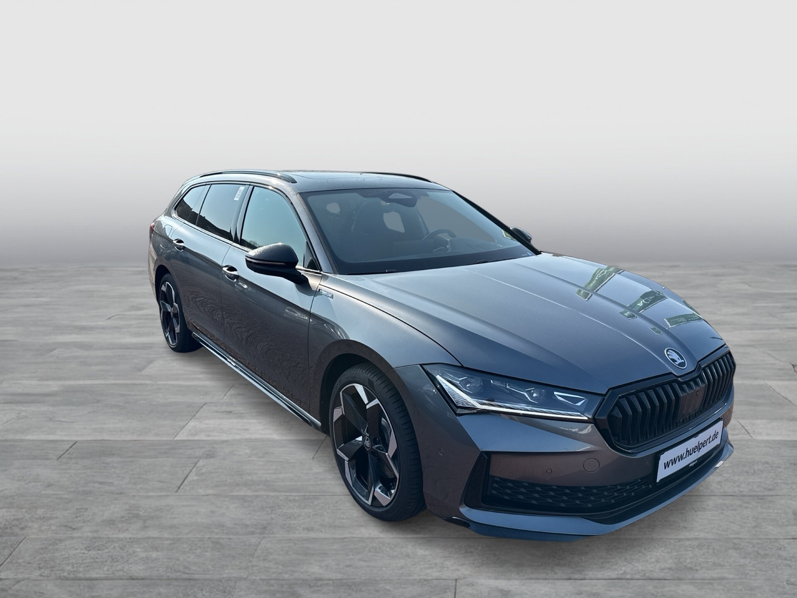 Skoda Superb Combi HYBRID SPORTLINE AHK PANO CANTON