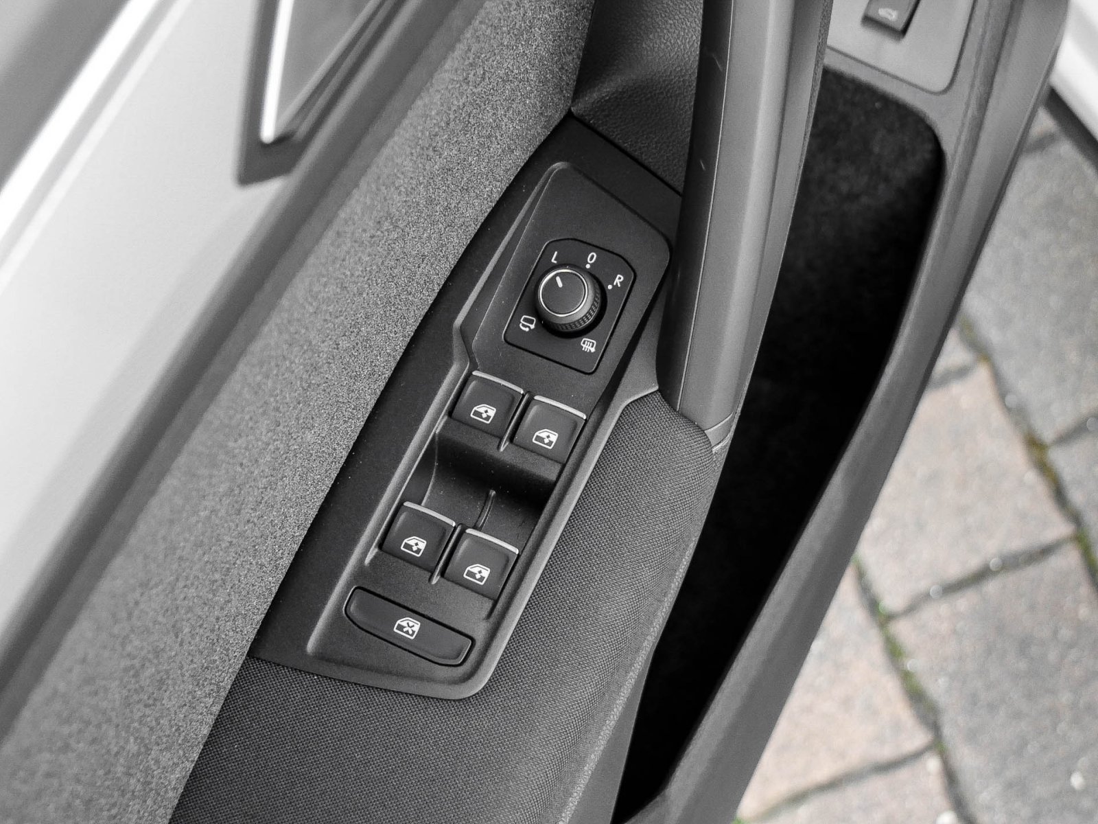 Volkswagen Tiguan 1.5 MOVE PANO CAM ACC ALU eKLAPPE NAVI
