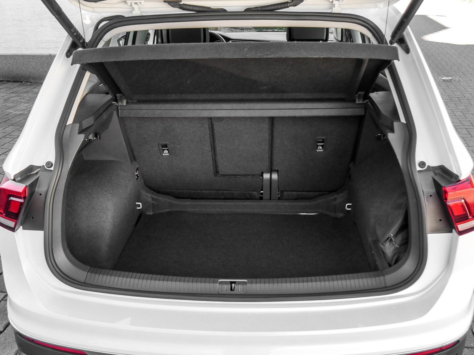 Volkswagen Tiguan 1.5 MOVE PANO CAM ACC ALU eKLAPPE NAVI