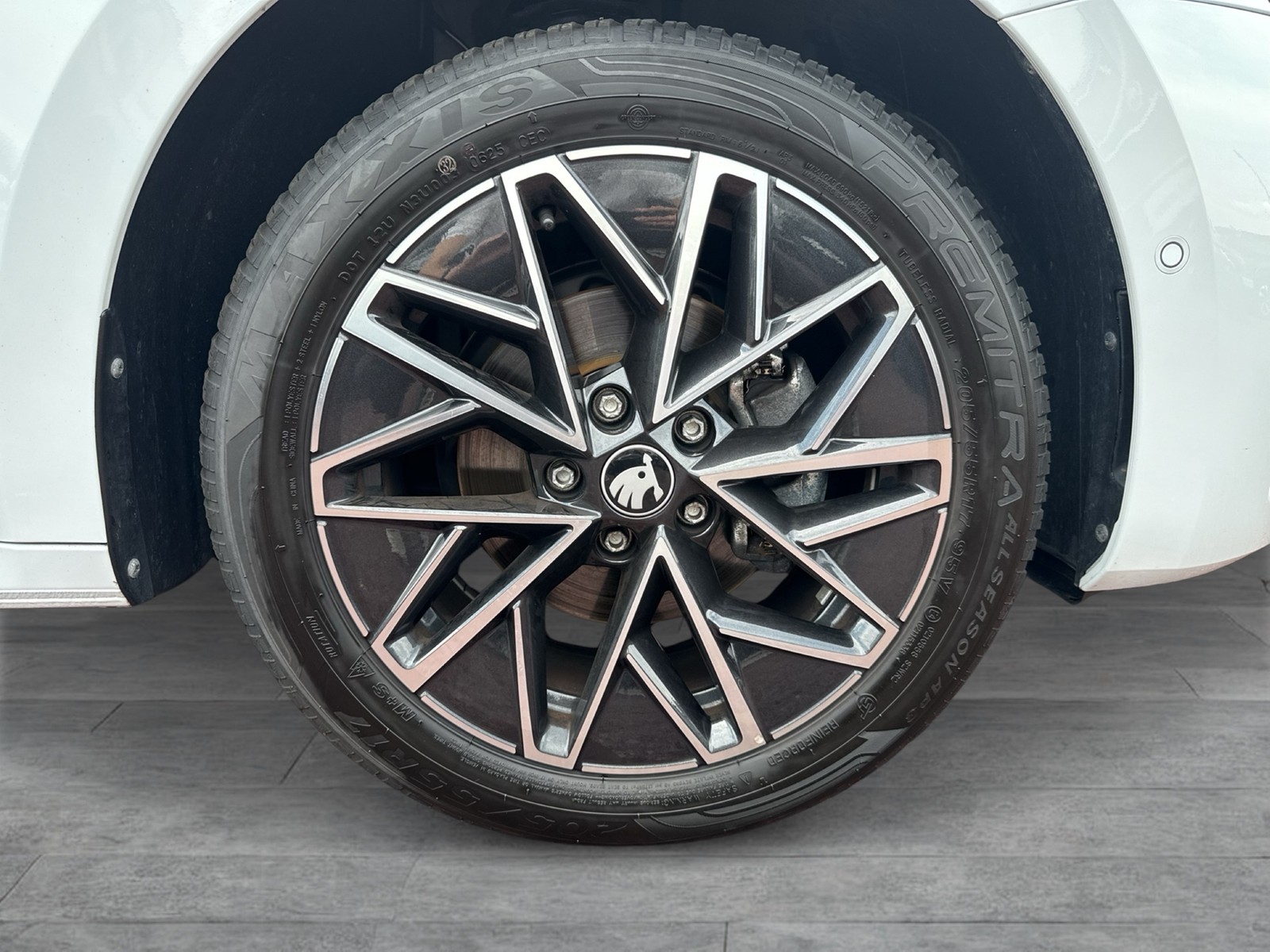 Skoda Octavia Combi 2.0 TOUR CANTON 360CAM ACC HEAD-UP