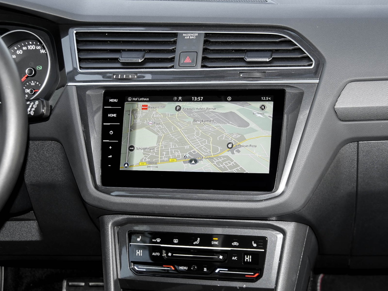 Volkswagen Tiguan 1.5 URBAN SPORT STANDHZ. PANO 360CAM LM18
