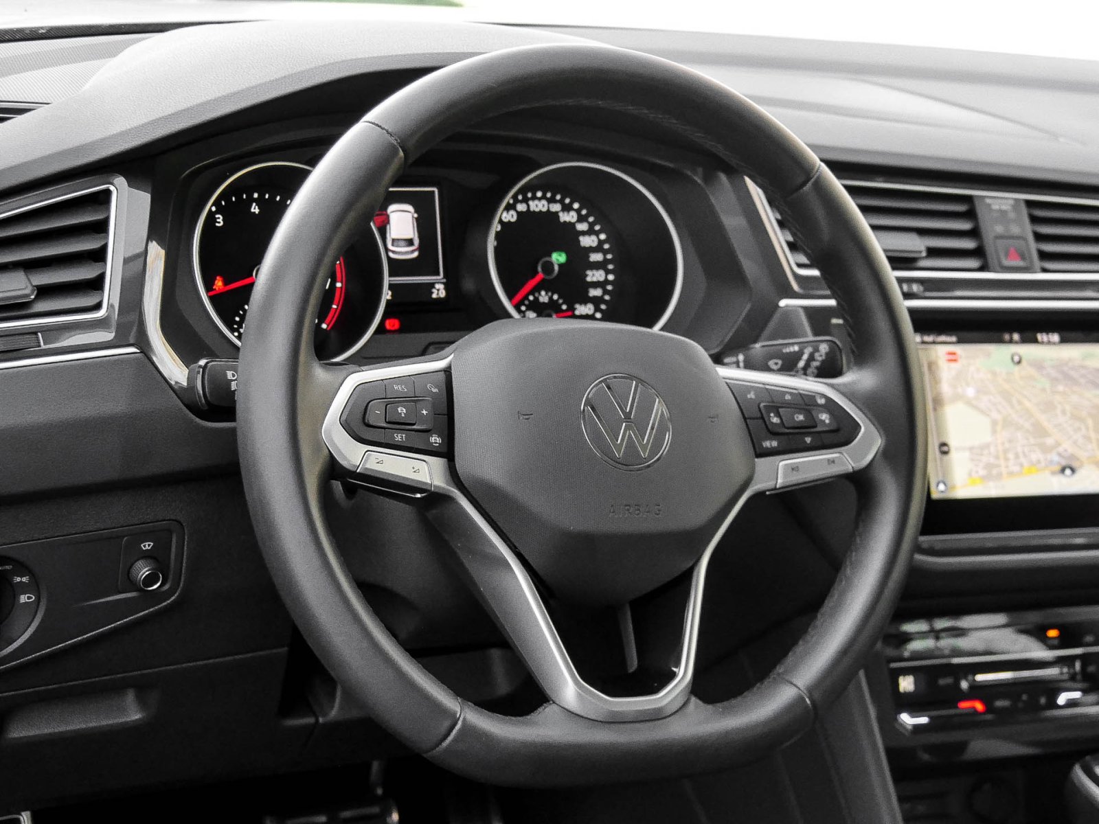 Volkswagen Tiguan 1.5 URBAN SPORT STANDHZ. PANO 360CAM LM18