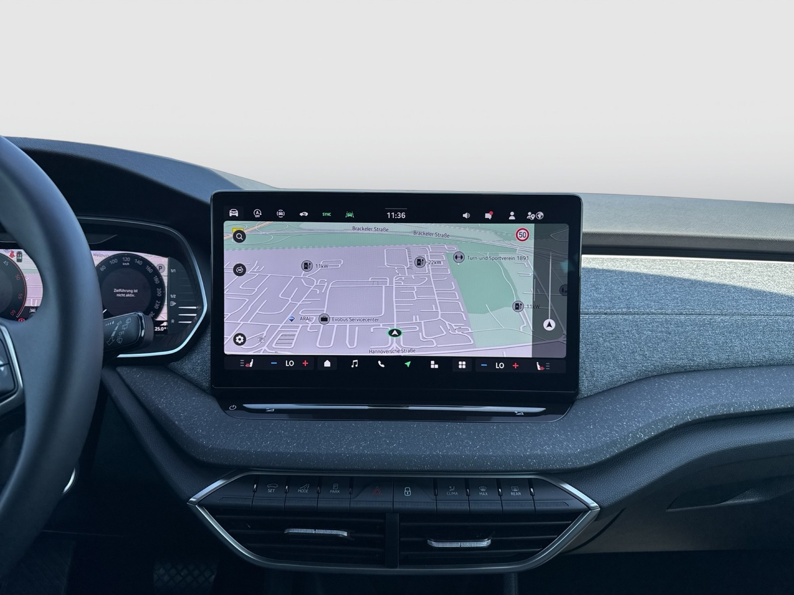 Skoda Octavia Combi 2.0 SELECTION AHK CAM ACC NAVI