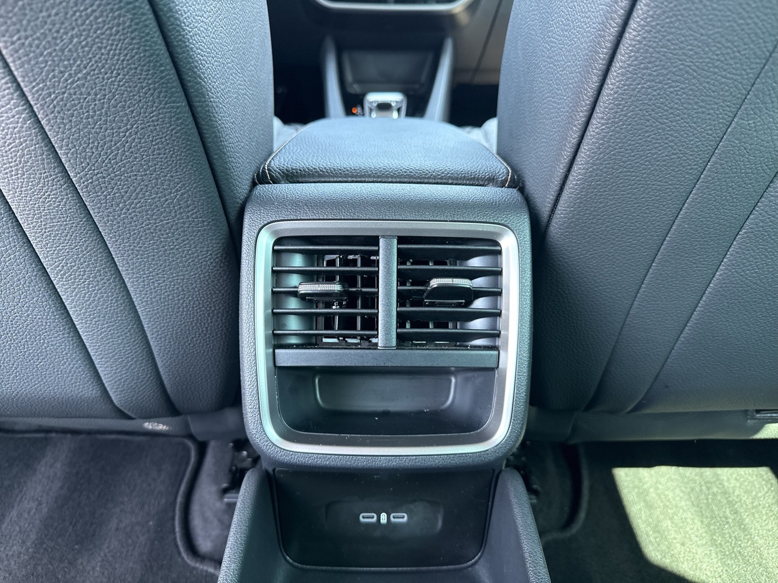 Skoda Octavia Combi 2.0 SELECTION AHK CAM ACC NAVI