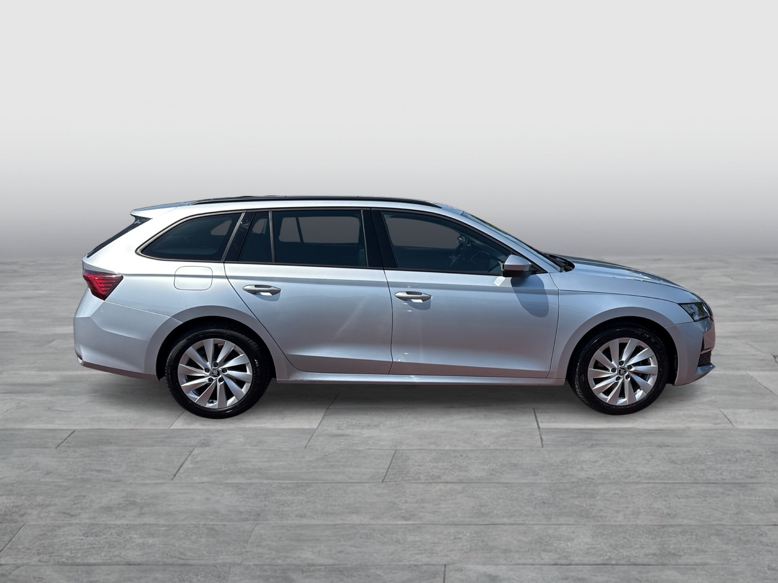 Skoda Octavia Combi 2.0 SELECTION AHK CAM ACC NAVI