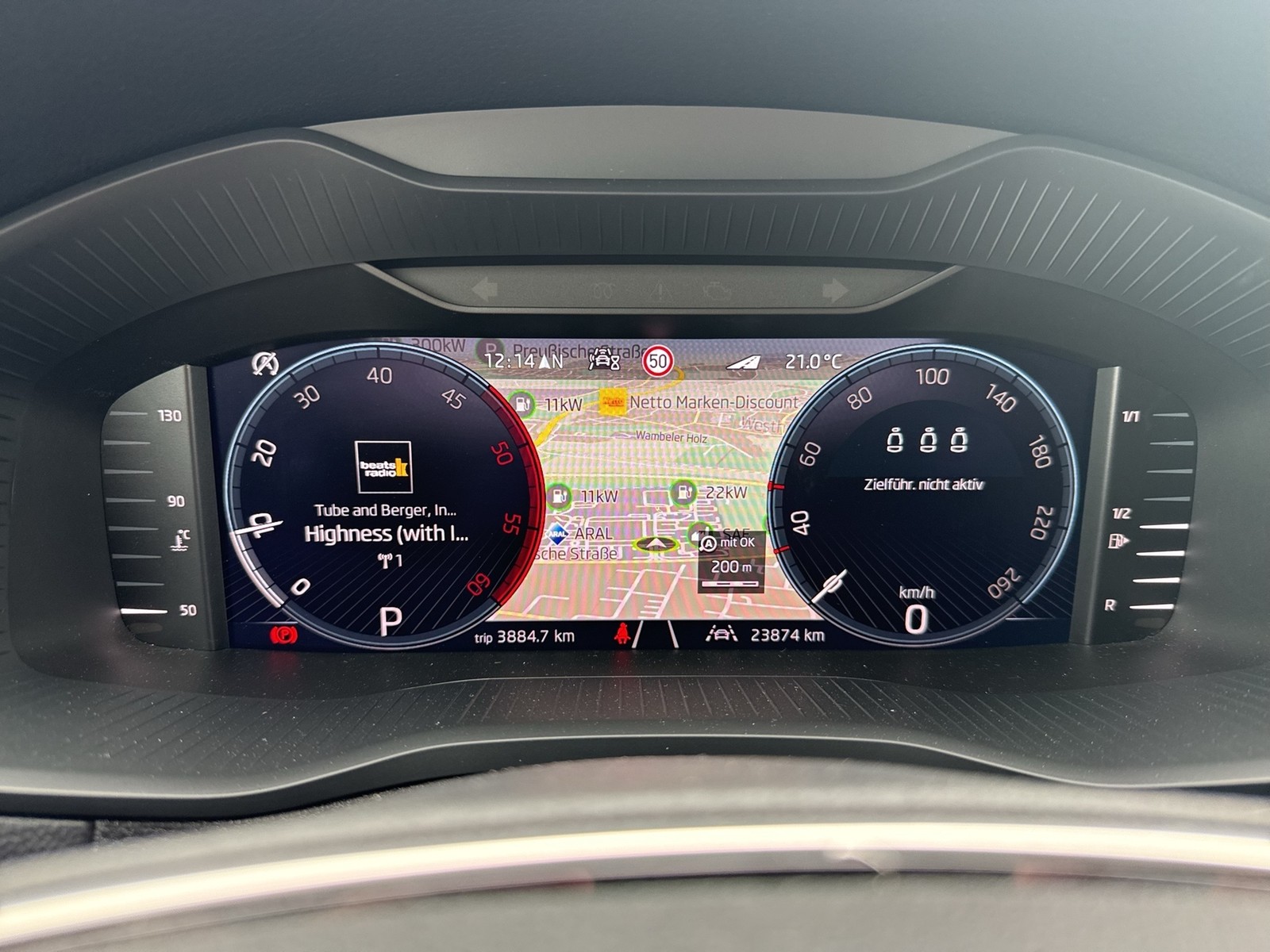 Skoda Karoq 2.0 TOUR STANDHZ CANTON AHK CAM ACC MATRIX