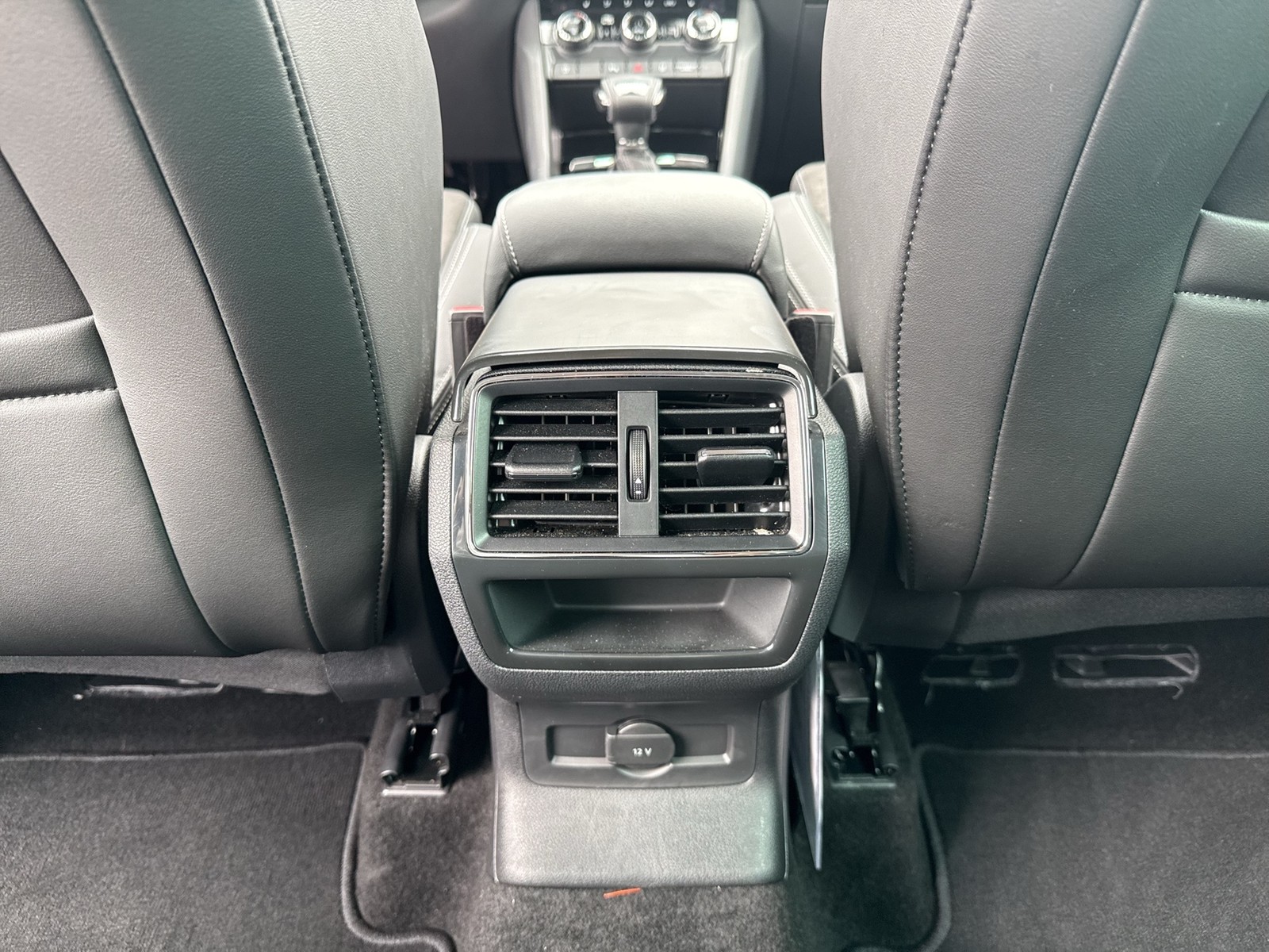Skoda Karoq 2.0 TOUR STANDHZ CANTON AHK CAM ACC MATRIX