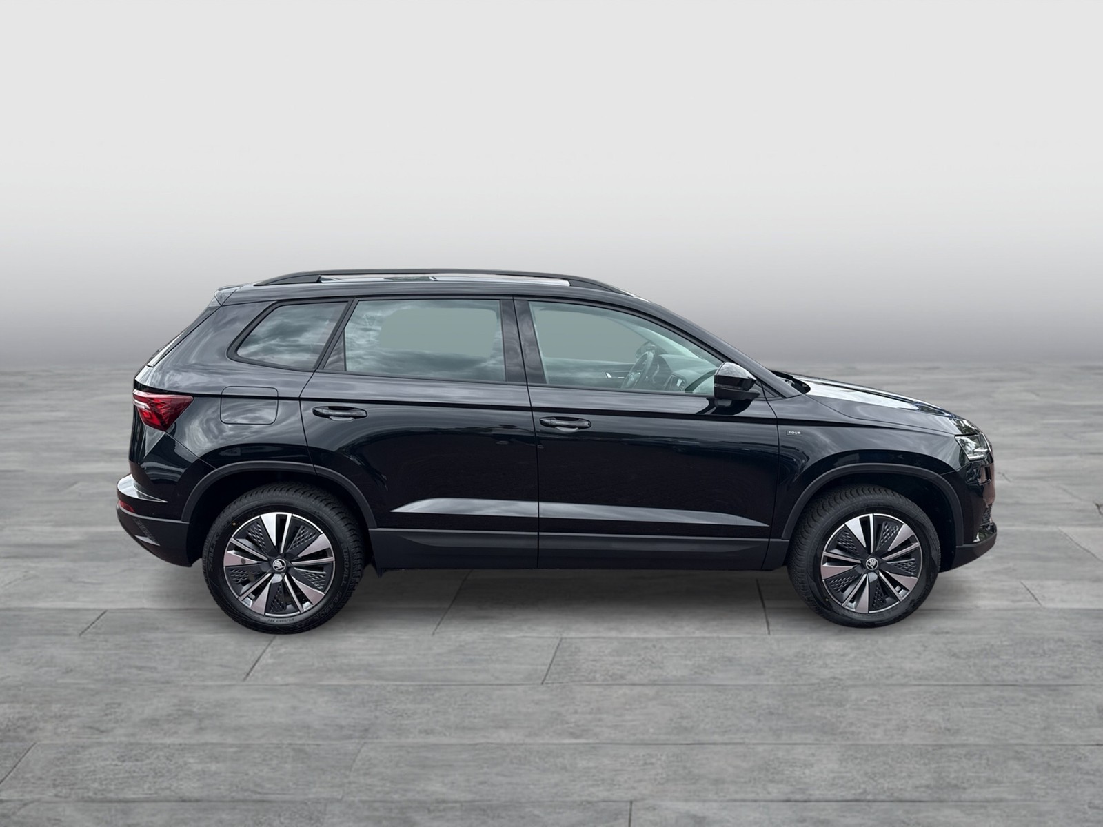 Skoda Karoq 2.0 TOUR STANDHZ CANTON AHK CAM ACC MATRIX