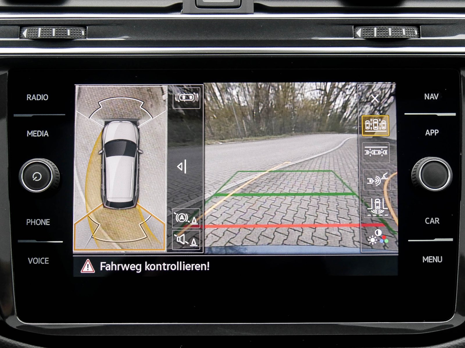 Volkswagen Tiguan 2.0 ACTIVE STANDHZ. PANO AHK 360°CAM LM19