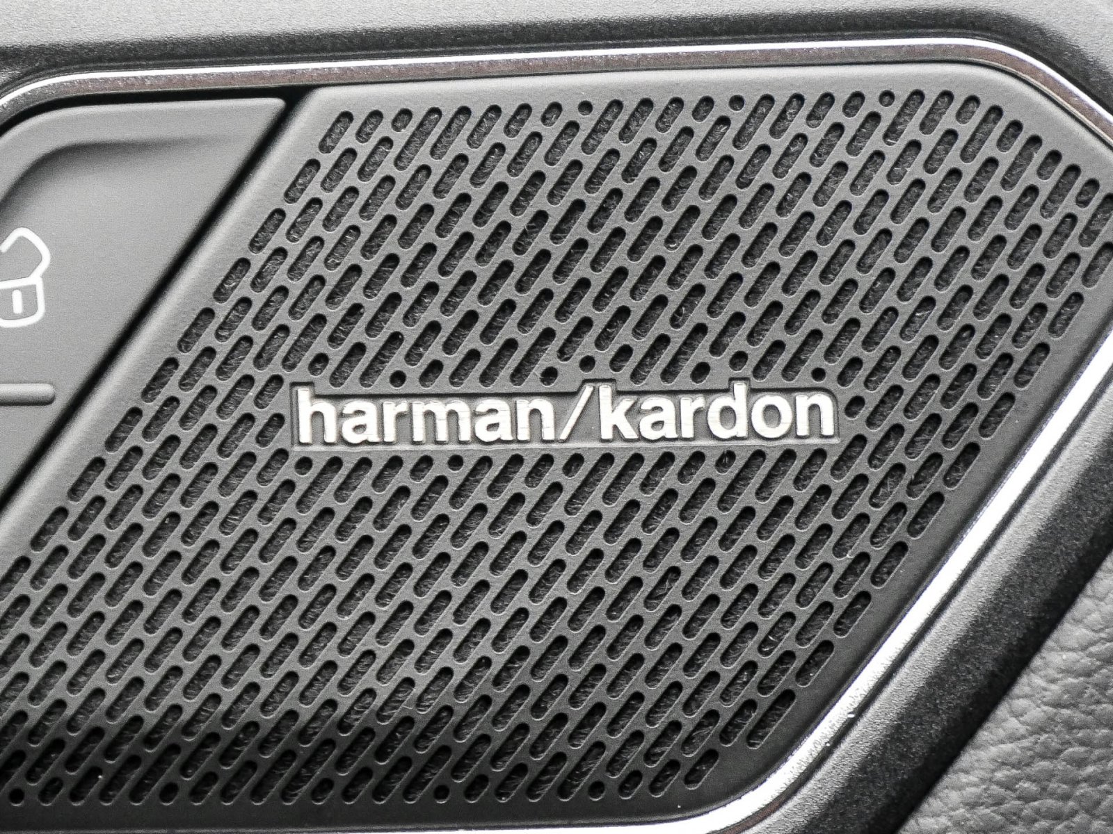 Volkswagen Tiguan 2.0 ACTIVE STANDHZ. PANO AHK 360°CAM LM19