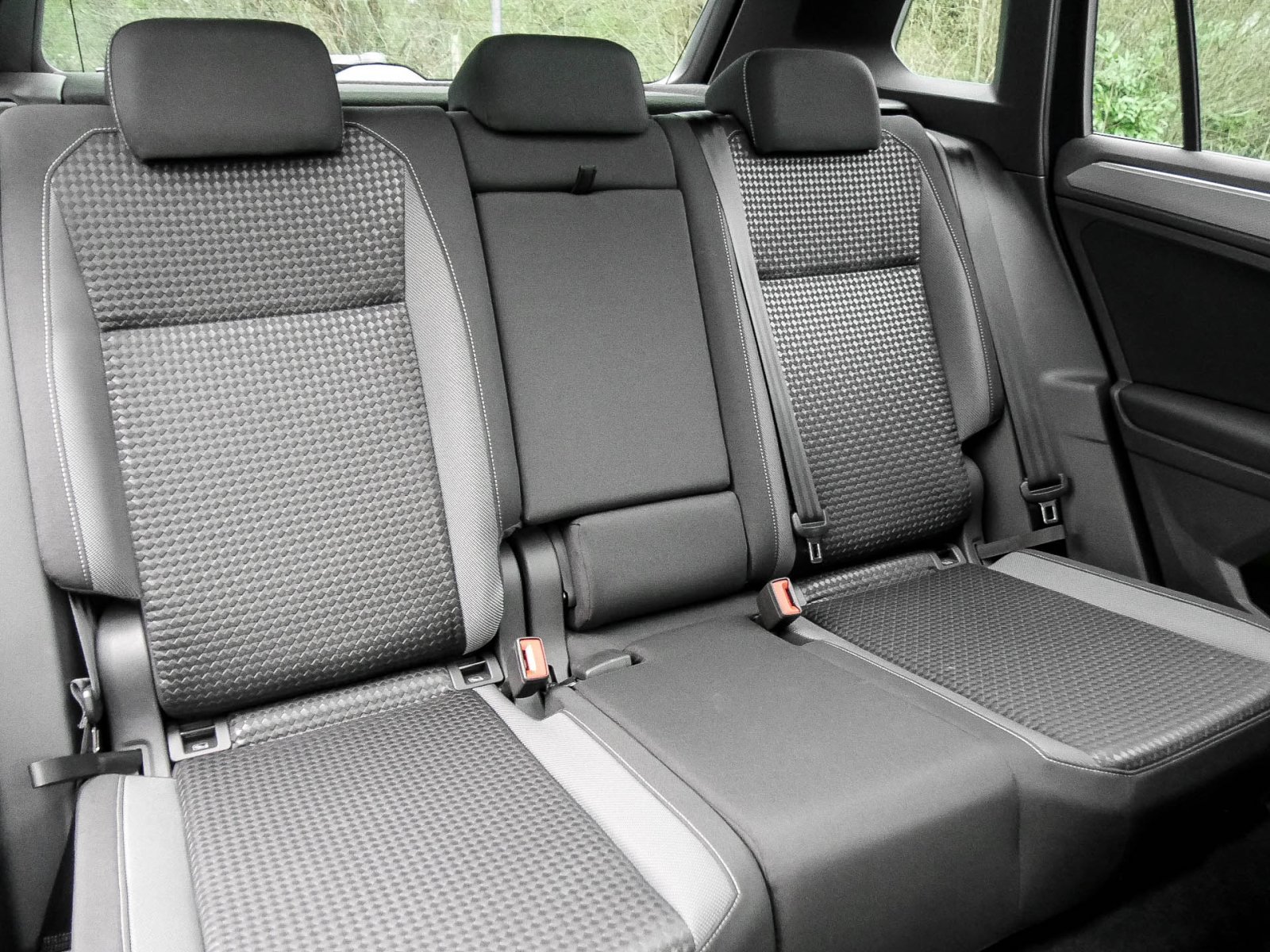 Volkswagen Tiguan 2.0 ACTIVE STANDHZ. PANO AHK 360°CAM LM19