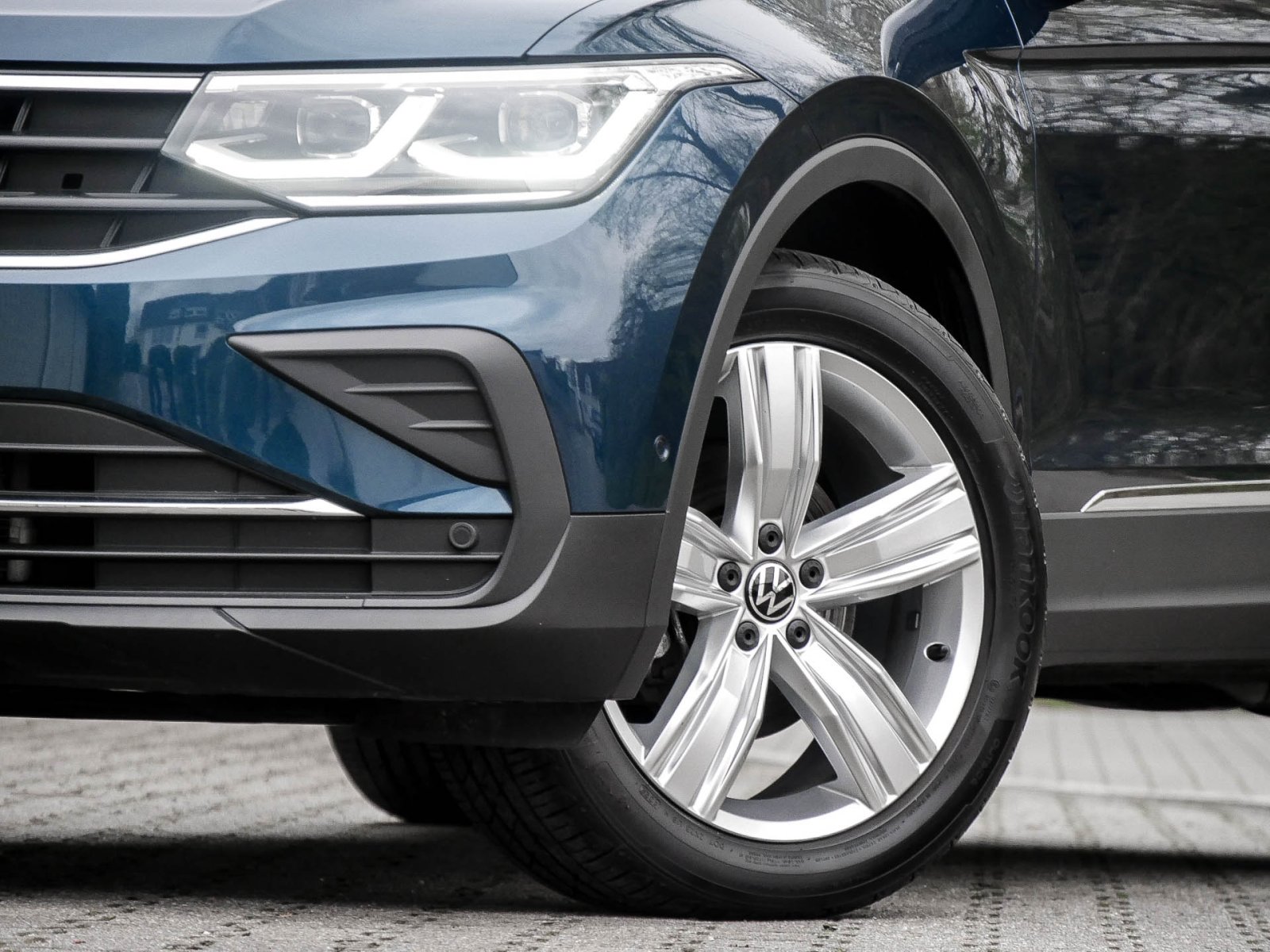 Volkswagen Tiguan 2.0 ACTIVE STANDHZ. PANO AHK 360°CAM LM19