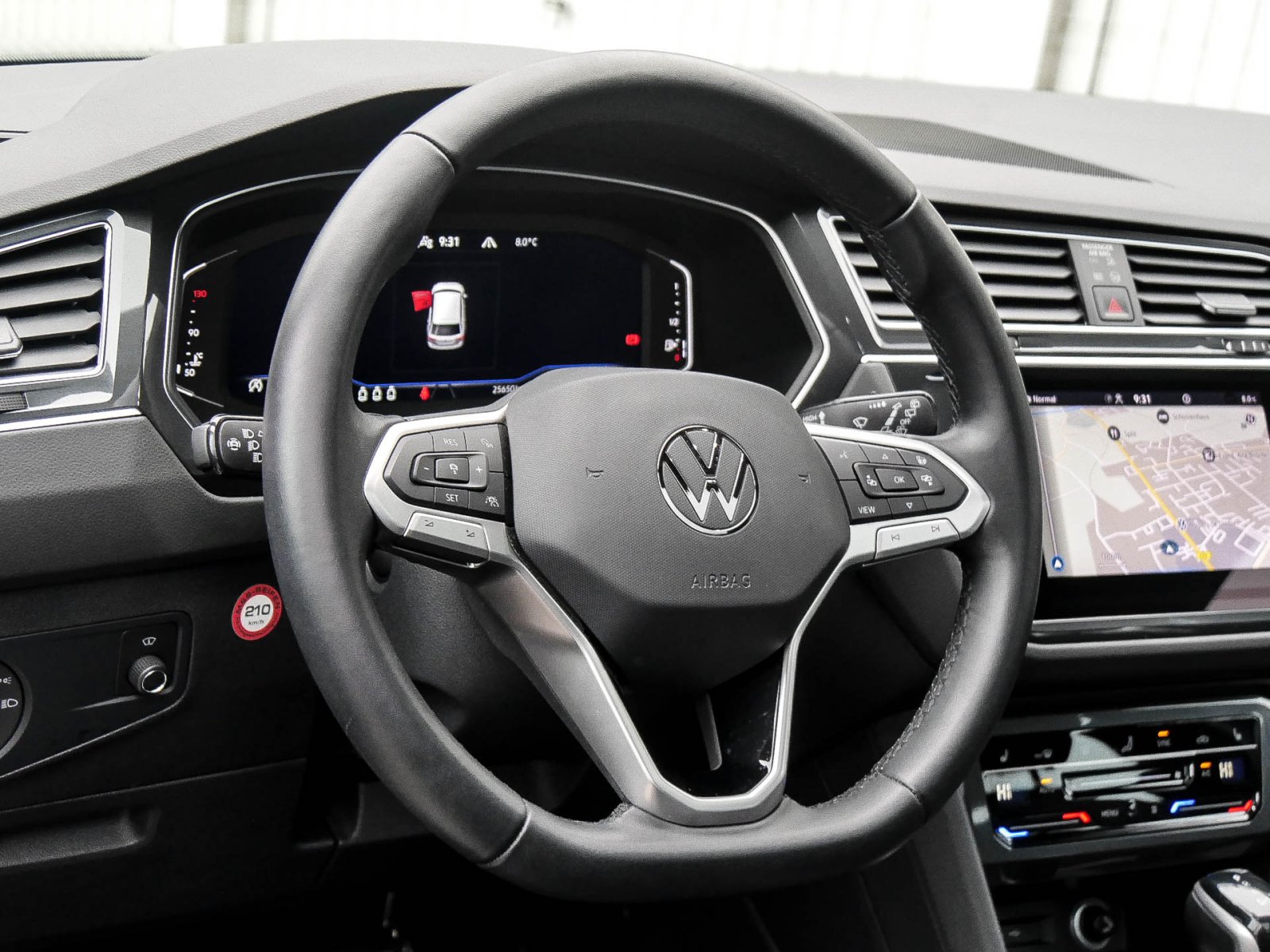 Volkswagen Tiguan 2.0 ACTIVE STANDHZ. PANO AHK 360°CAM LM19