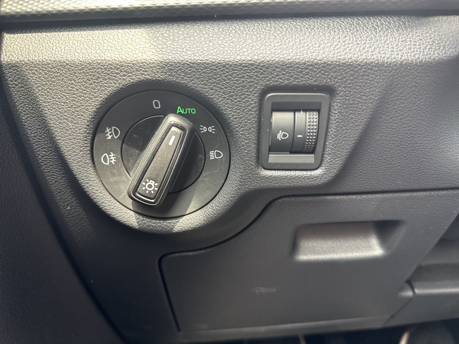 Skoda Kamiq 1.0 CARPLAY AHK-VORBEREITUNG SITZHEIZUNG