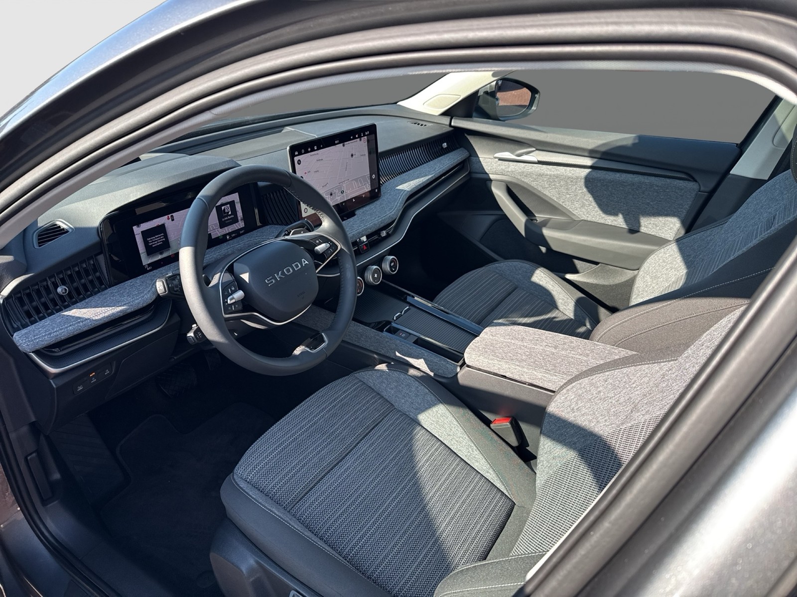 Skoda Superb Combi 2.0 SELECTION PANO AHK CAM HEAD-UP