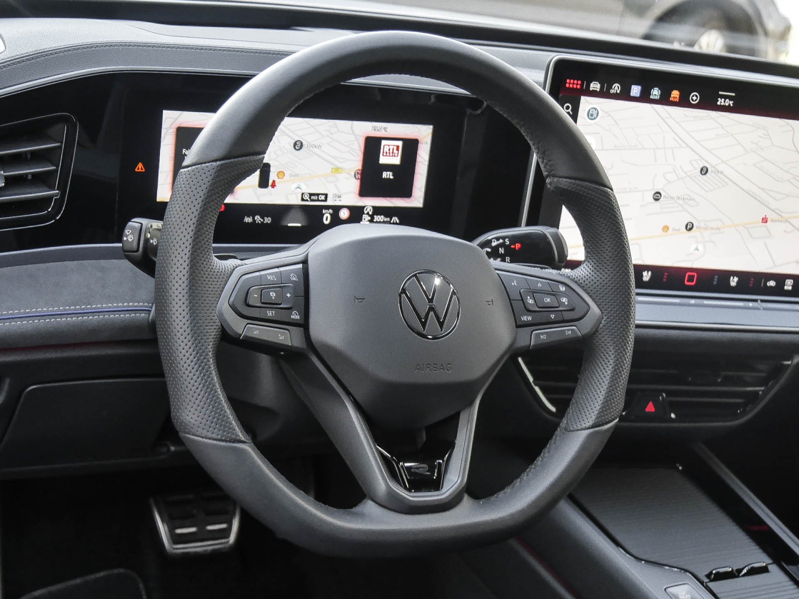Volkswagen Passat Variant 2.0 R-LINE NEUES MODELL AHK LM19
