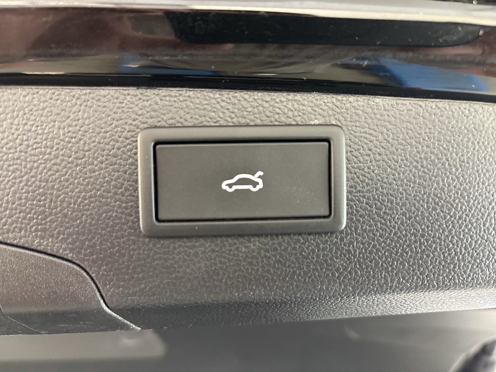 Skoda Superb Combi 2.0 SELECTION PANO AHK CAM ACC NAVI