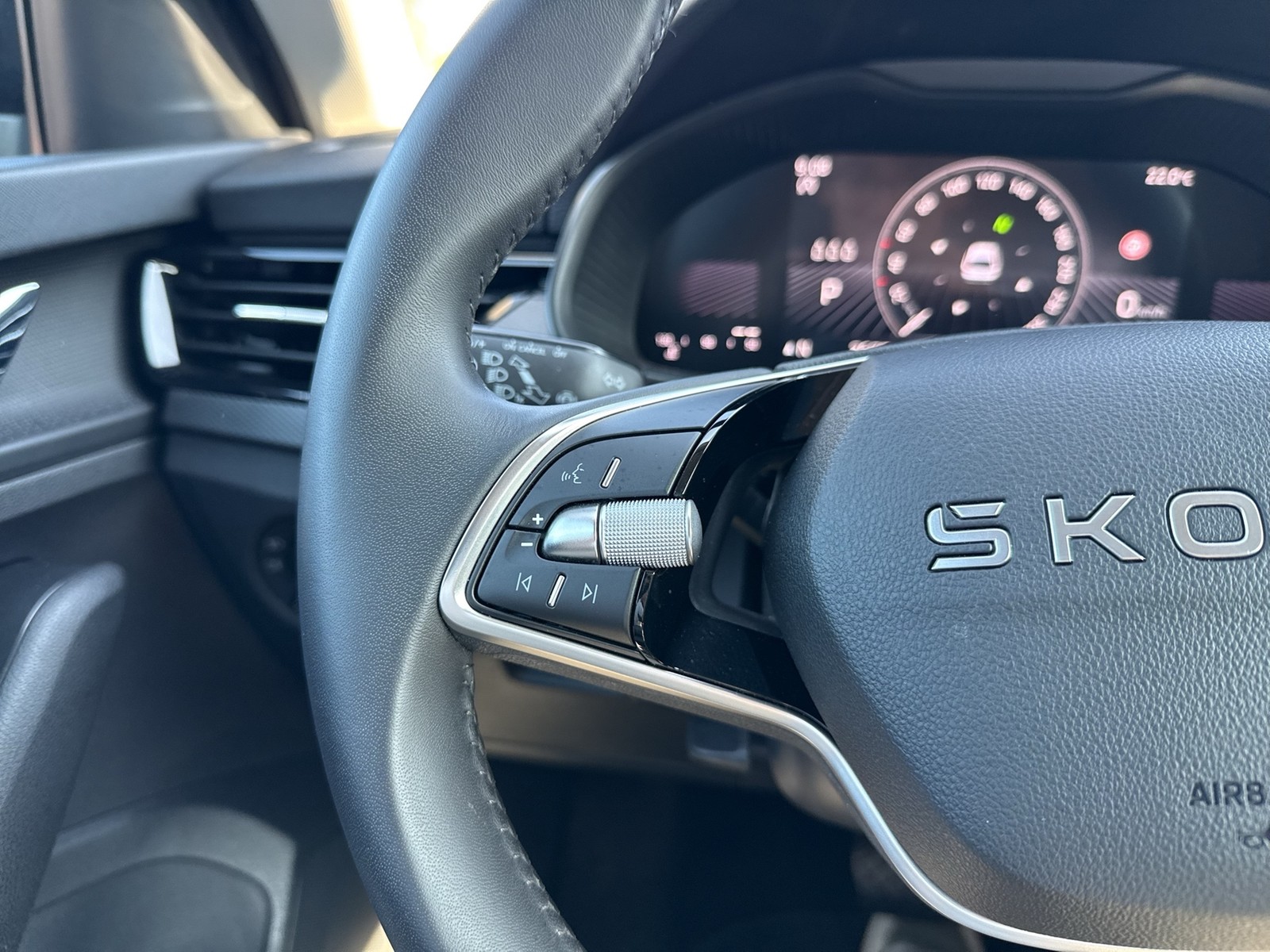 Skoda Scala 1.0 CARPLAY AHK-VORBEREITUNG SITZHEIZUNG