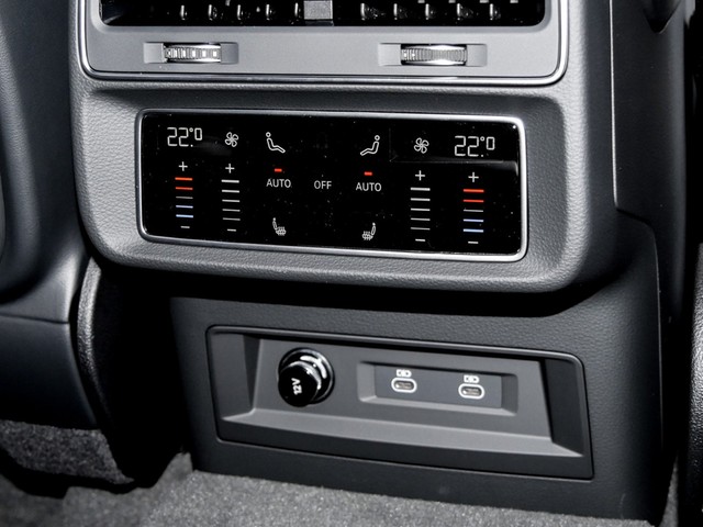 Audi Q7 50 quattro S LINE BLACKPAK PANO AHK CAM LM22