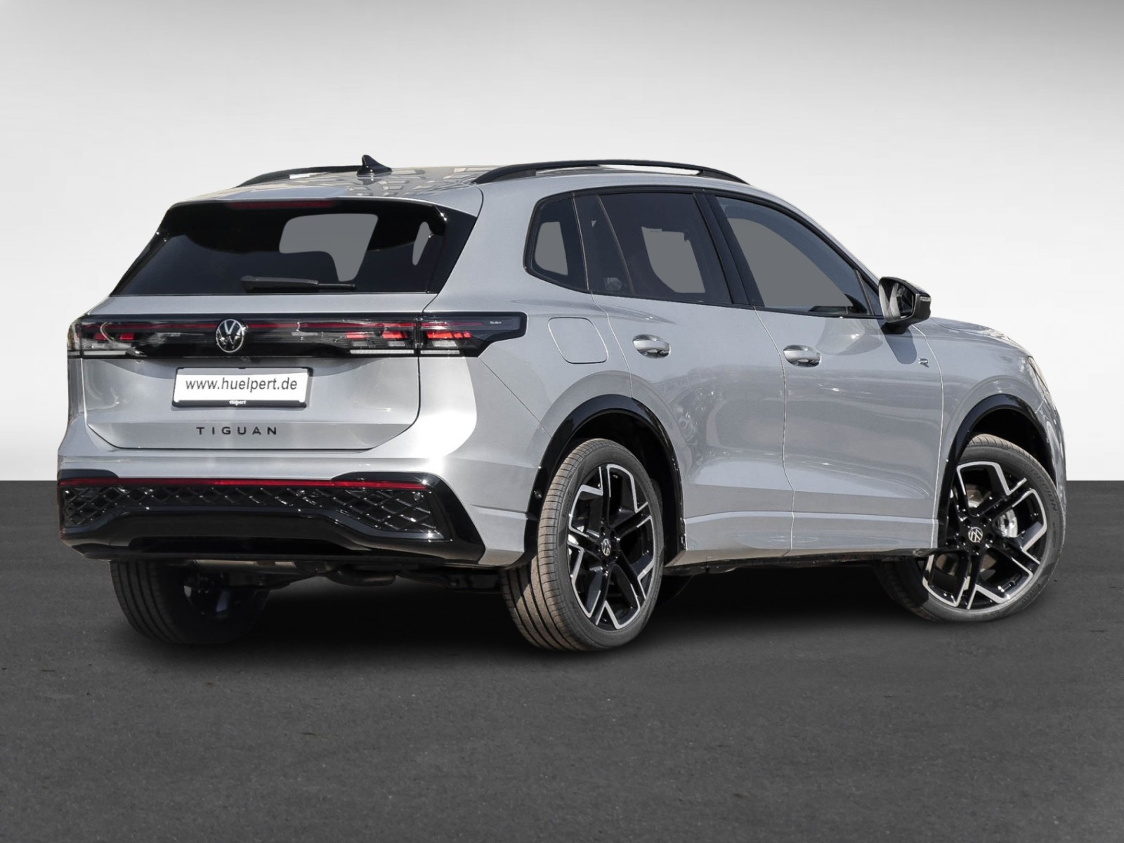 Volkswagen Tiguan 2.0 TDI R-LINE DSG BLACKSTYLE AHK HD-MATRIX LM20