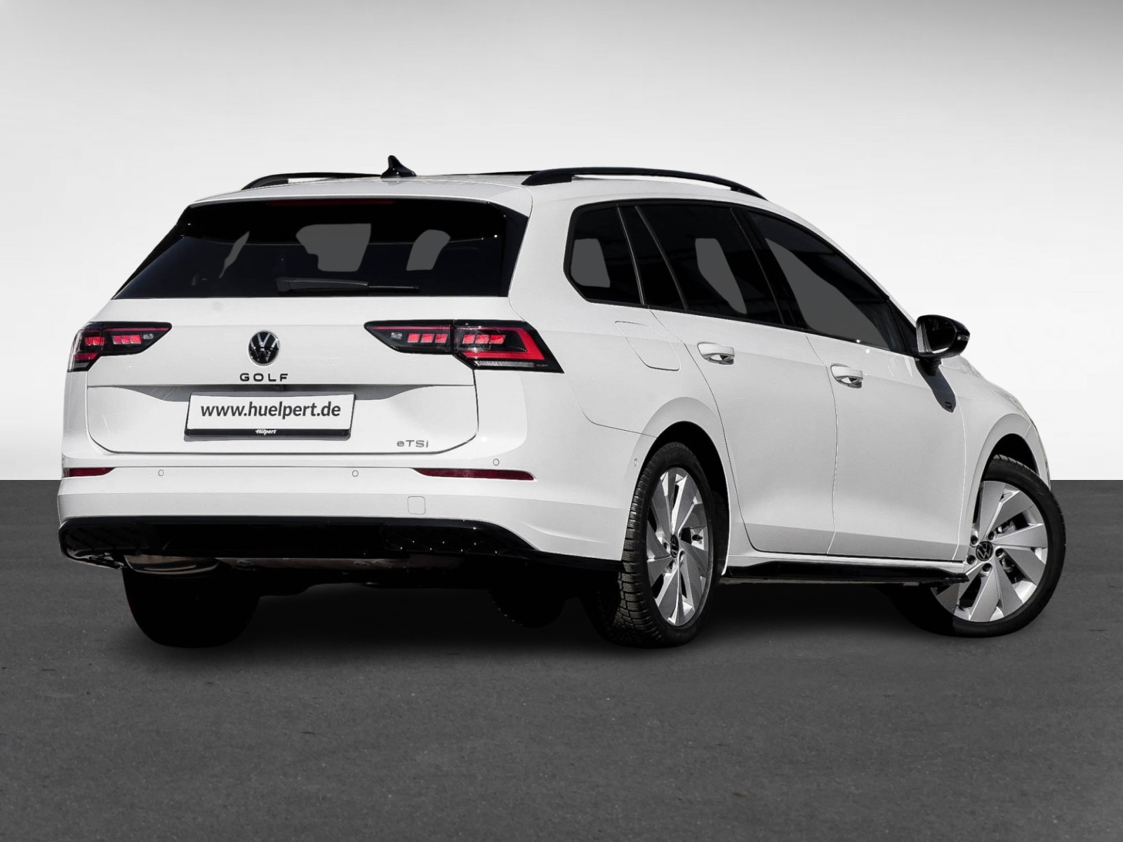 Volkswagen Golf Variant 1.5 R-LINE DSG BLACKSTYLE PANO LM18