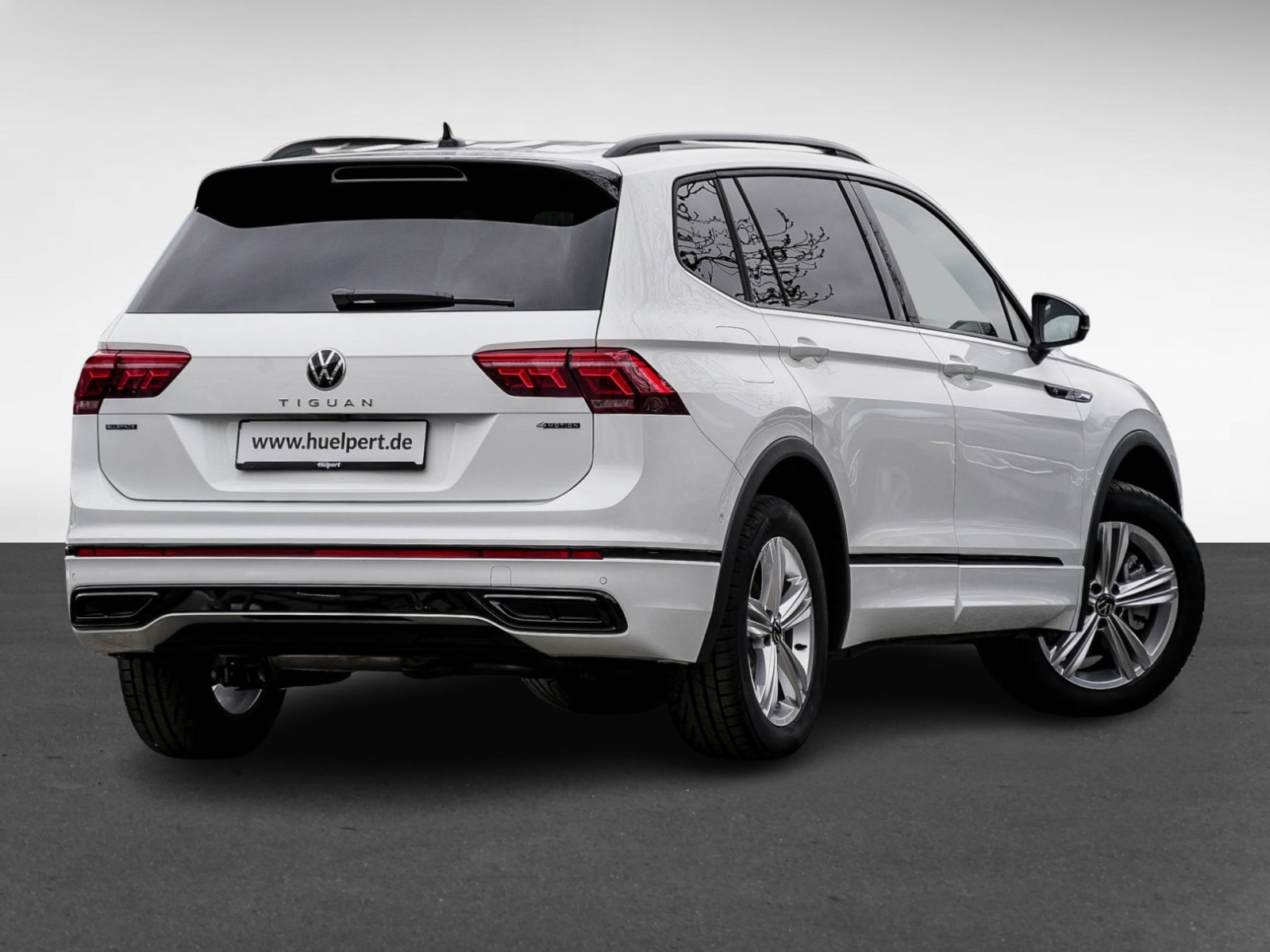 Volkswagen Tiguan Allspace 2.0 TDI 4MOTION R-LINE DSG PANO AHK LM20 BLACKSTYLE