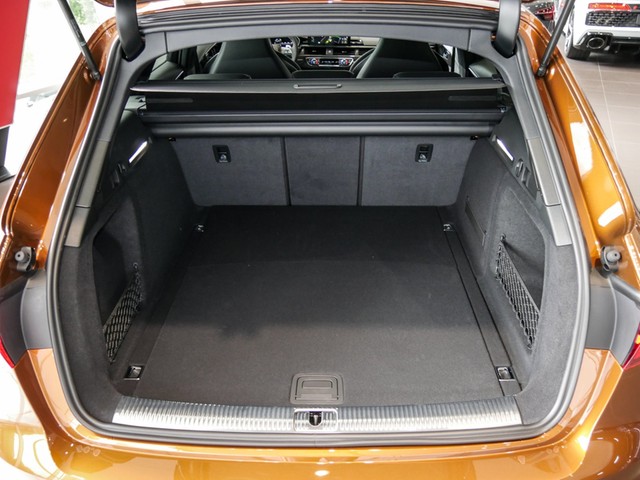 Audi RS 4 Avant Qu. ESSENTIALS PANO B&O ALU20" SPORTABGAS