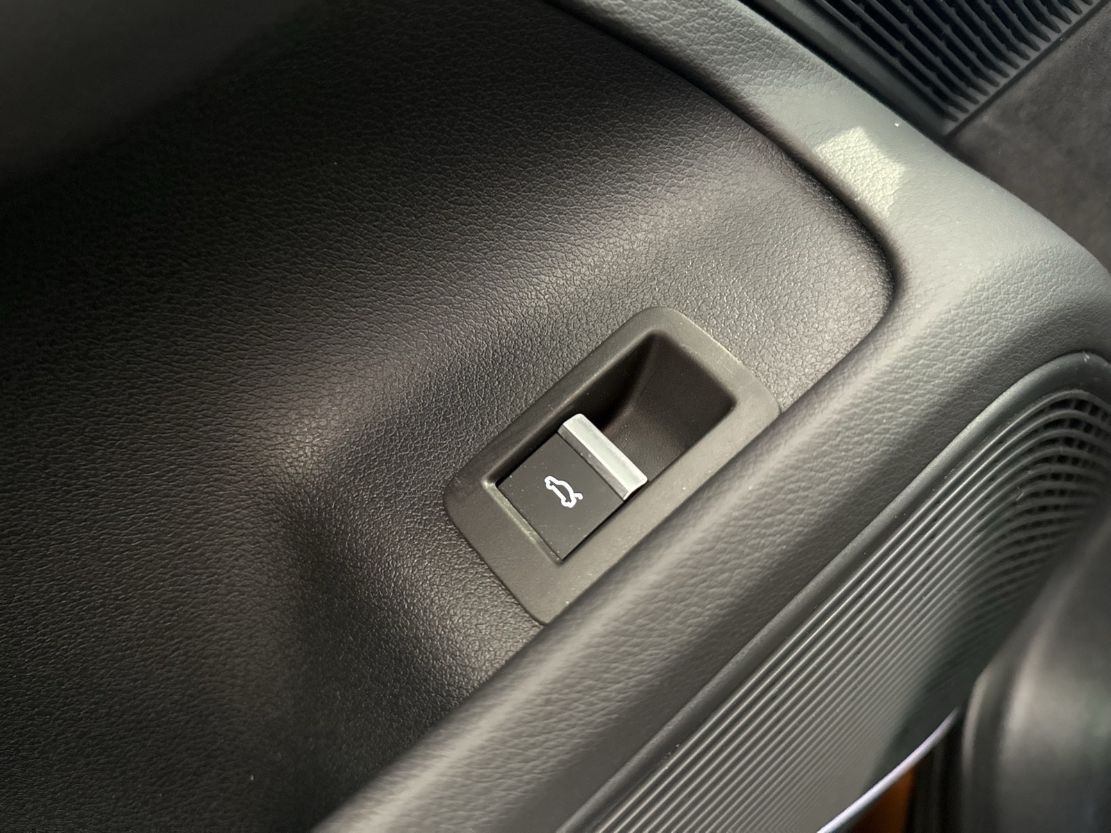 Audi RS4 Avant Qu. ESSENTIALS PANO B&O ALU20" SPORTABGAS