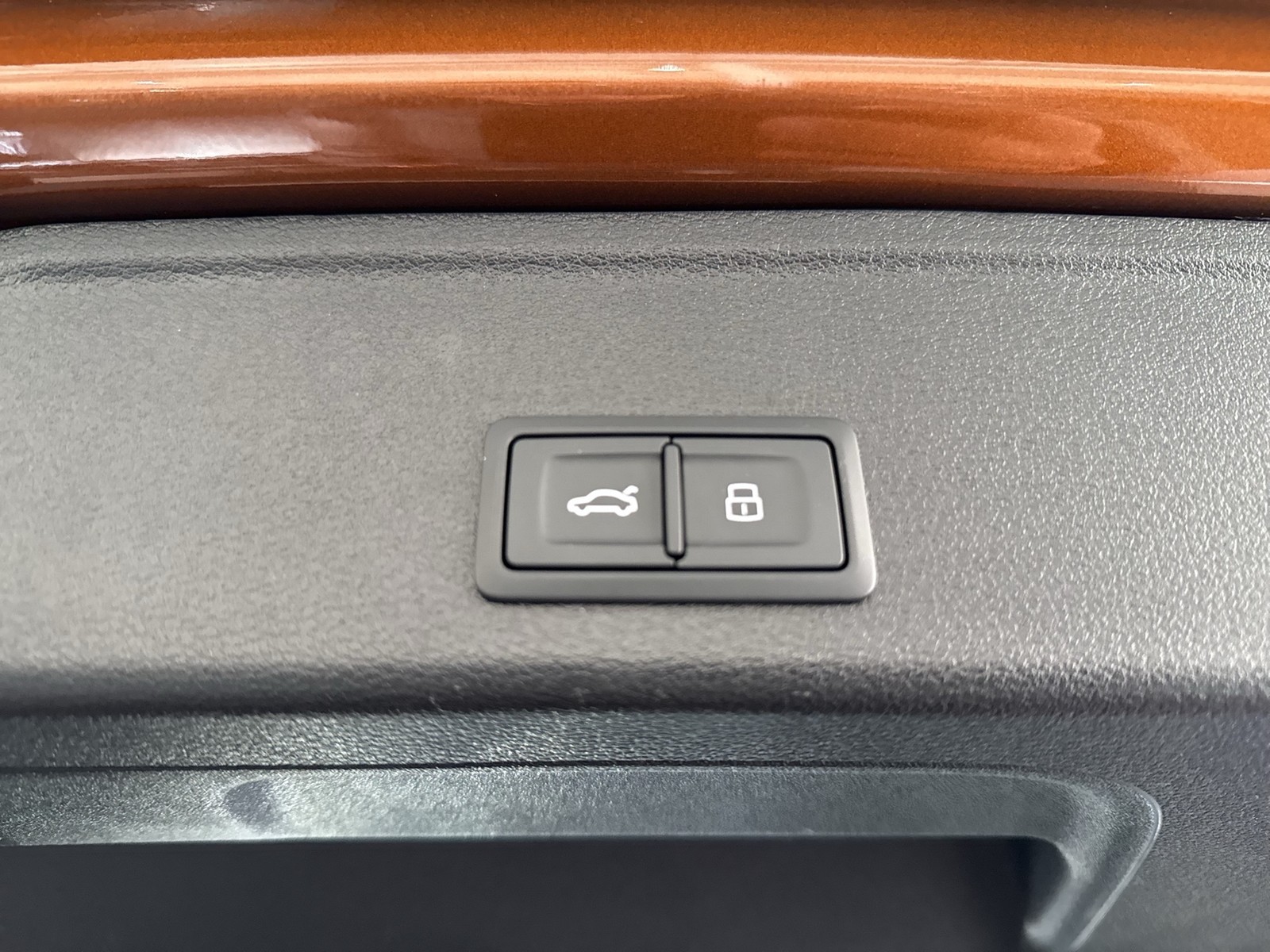 Audi RS4 Avant Qu. ESSENTIALS PANO B&O ALU20" SPORTABGAS
