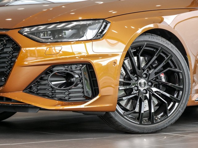 Audi RS 4 Avant Qu. ESSENTIALS PANO B&O ALU20" SPORTABGAS