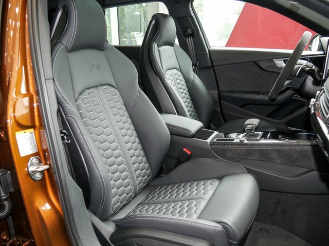 Audi RS 4 Avant Qu. ESSENTIALS PANO B&O ALU20" SPORTABGAS