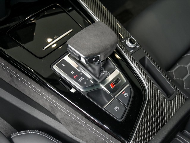 Audi RS 4 Avant Qu. ESSENTIALS PANO B&O ALU20" SPORTABGAS
