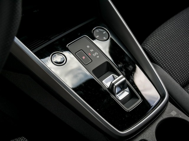 Audi A3 Sportback 35 S LINE BLACKPAK AHK ACC LM18 NAVI+