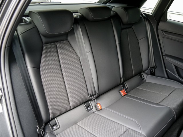Audi A3 Sportback 35 S LINE BLACKPAK AHK ACC LM18 NAVI+