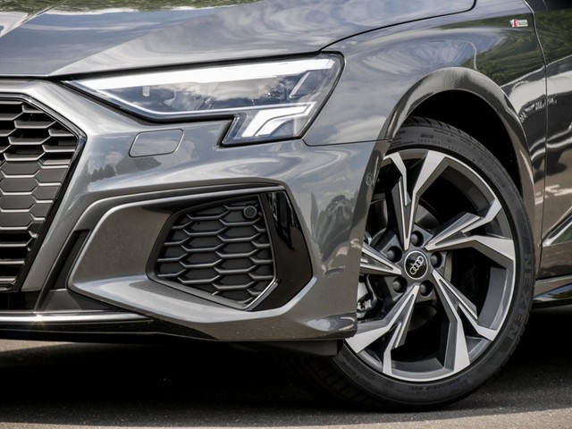 Audi A3 Sportback 35 S LINE BLACKPAK AHK ACC LM18 NAVI+
