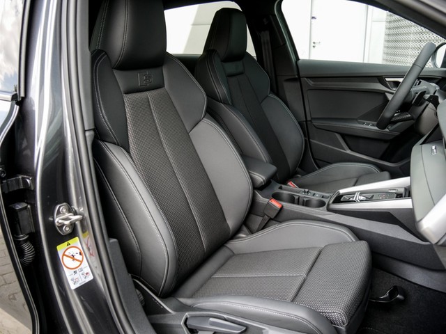 Audi A3 Sportback 35 S LINE BLACKPAK AHK ACC LM18 NAVI+