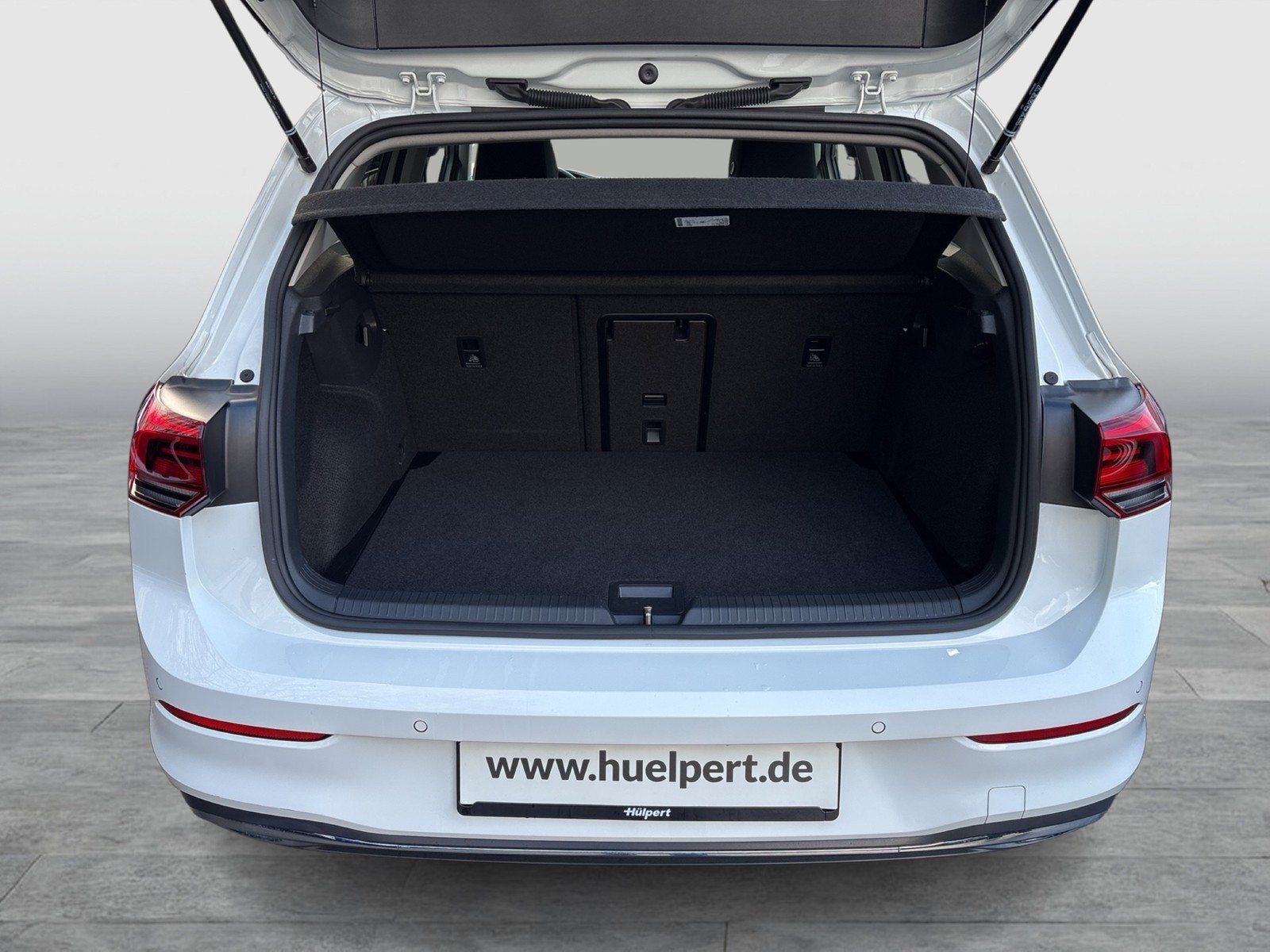 Volkswagen Golf VIII 1.5 eTSI STYLE KAMERA CONNECT SITZHEIZUNG