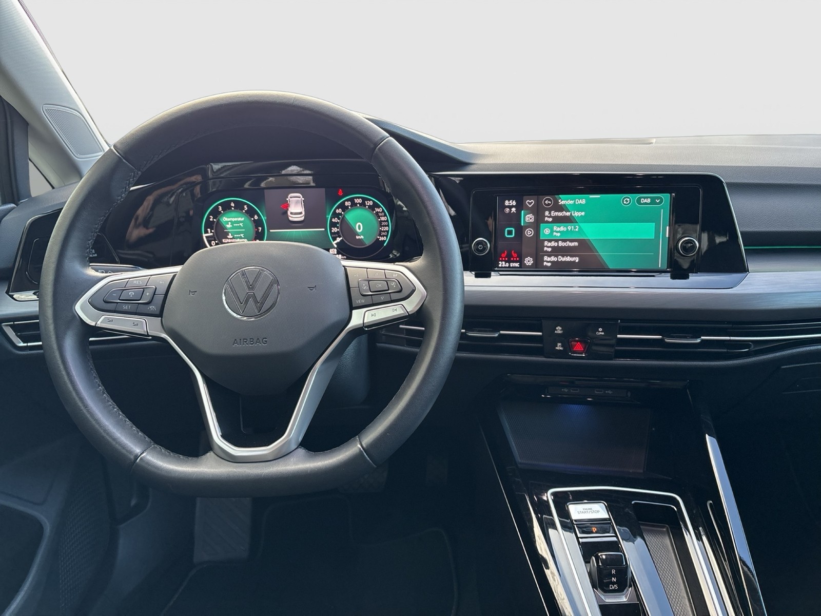 Volkswagen Golf VIII 1.5 eTSI STYLE KAMERA CONNECT SITZHEIZUNG