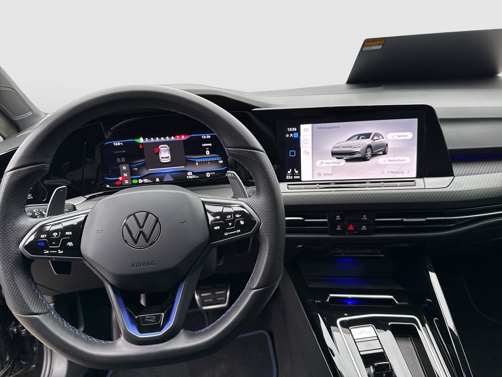 Volkswagen Golf VIII 2.0 R PERFORMANCE 4X4 AKRAPOVIC LM19