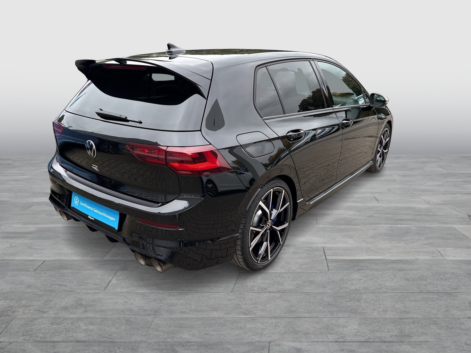 Volkswagen Golf VIII 2.0 R PERFORMANCE 4X4 AKRAPOVIC LM19