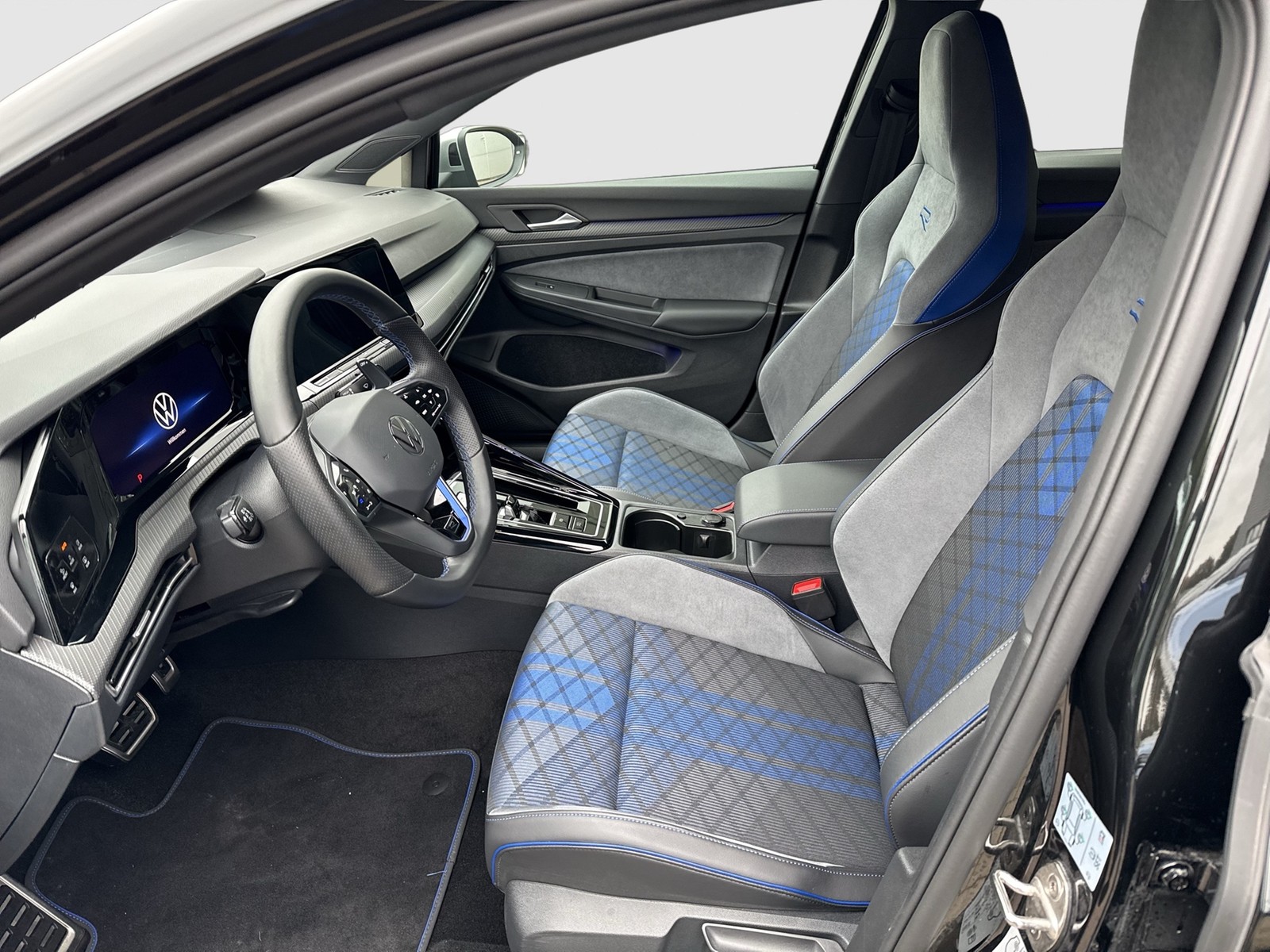 Volkswagen Golf VIII 2.0 R PERFORMANCE 4X4 AKRAPOVIC LM19