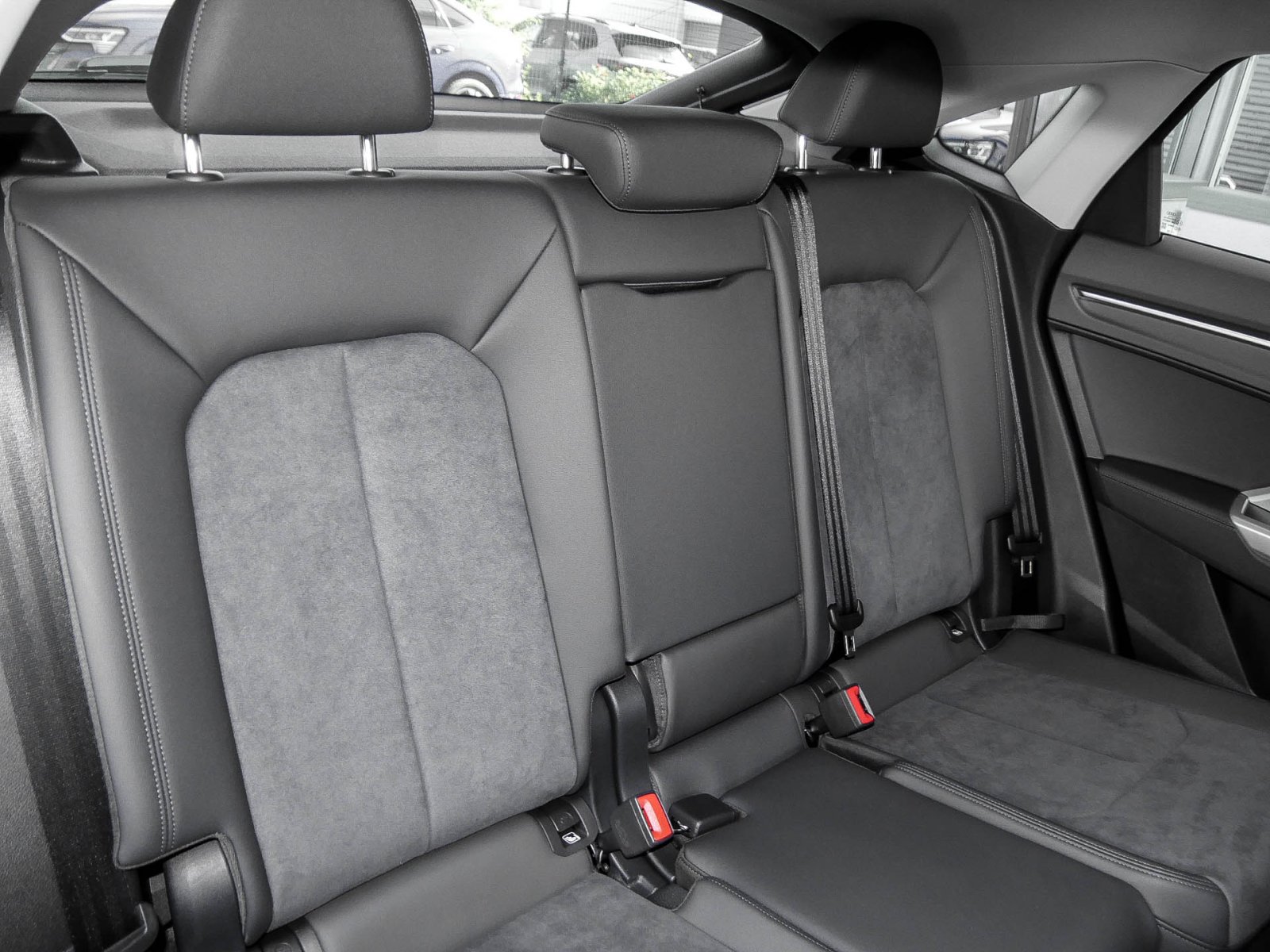 Audi Q3 Sportback 45 quattro S LINE AHK ACC LM19 NAVI+