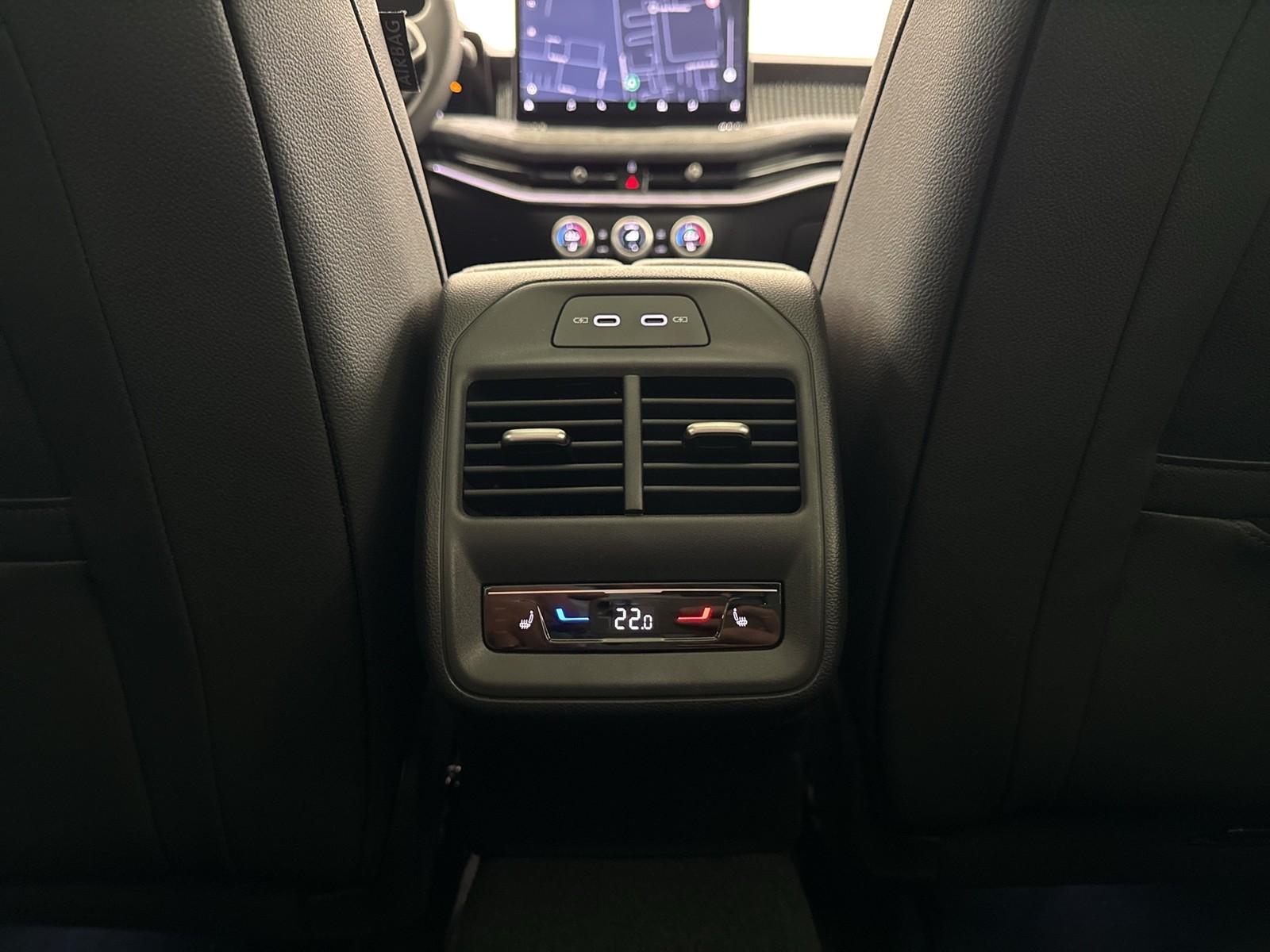 Skoda Superb Combi 2.0TDI DSG 4x4 Selection AHK HuD PANO NAV ACC 360 GRAD