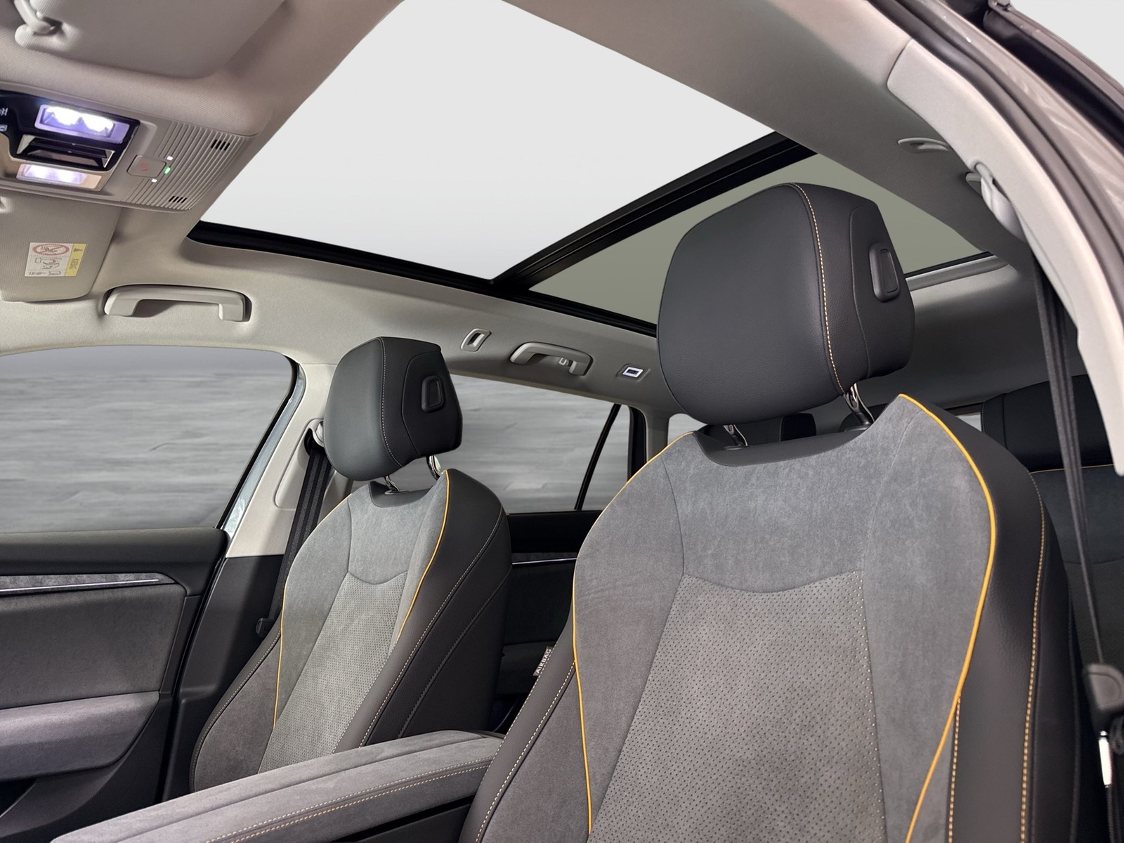 Skoda Superb Combi 2.0TDI DSG 4x4 Selection AHK HuD PANO NAV ACC 360 GRAD