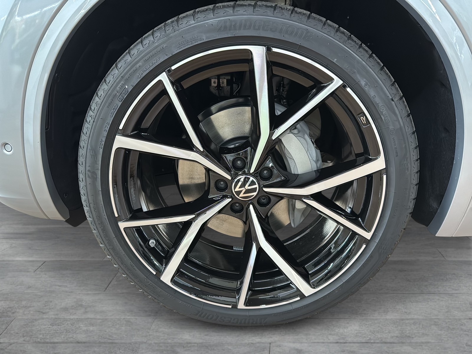 Volkswagen Touareg V6 3.0 TDI 4MOTION R-LINE ALLRADLENKUNG PANO AHK LM22