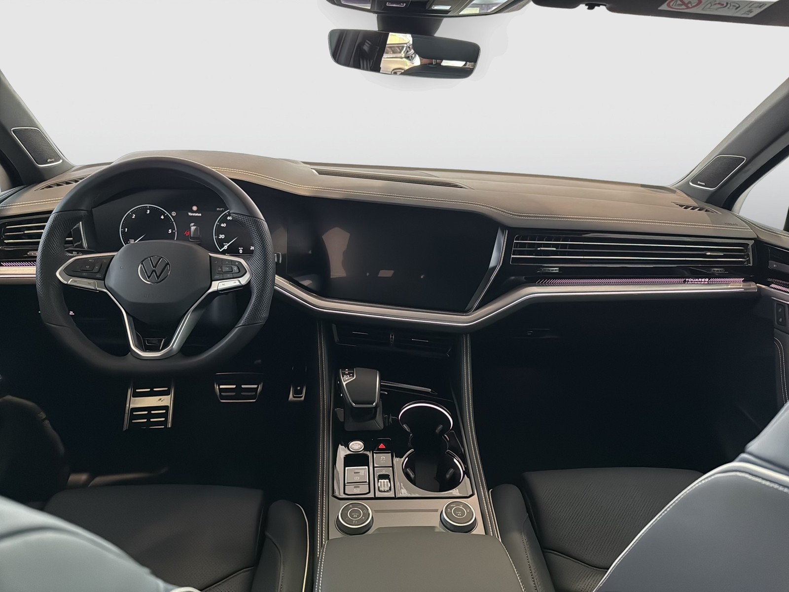 Volkswagen Touareg V6 3.0 TDI 4MOTION R-LINE ALLRADLENKUNG PANO AHK LM22