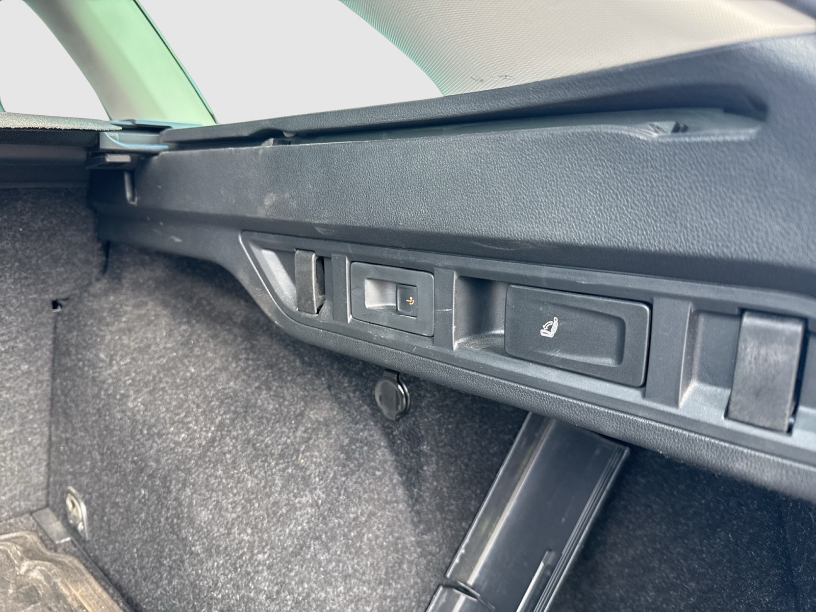 Skoda Octavia Combi 2.0 STYLE NAVI KAMERA AHK LED