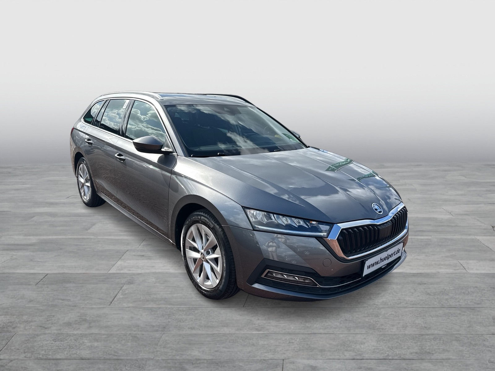 Skoda Octavia Combi 2.0 STYLE NAVI KAMERA AHK LED